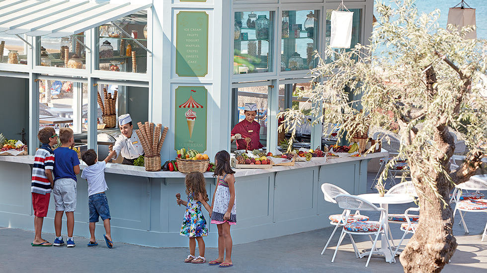 Дети в Olympia Oasis, Семейном отеле на Всё Включено на Пелопеннесе